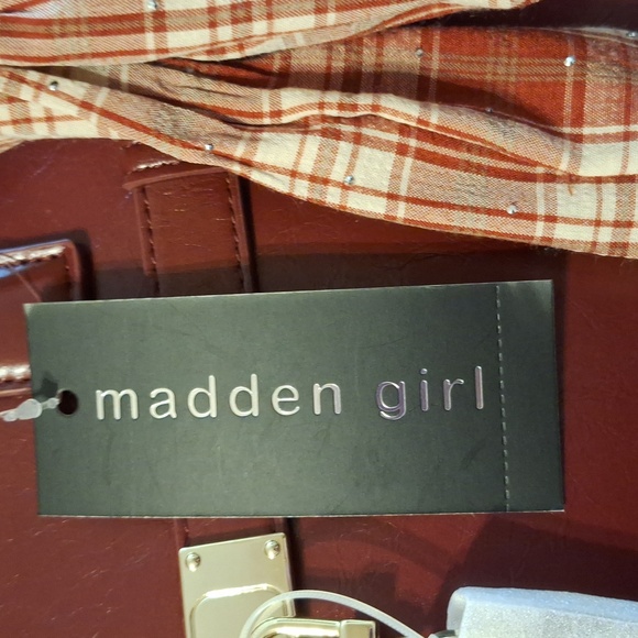 Burgundy Handbag - Picture 9 of 16